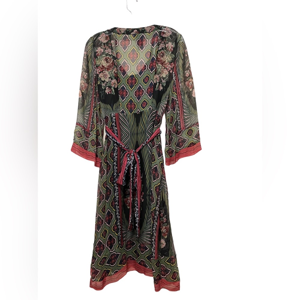 100% SILK BOHO style w/ long sash dress with 100% Polyester separate lining.